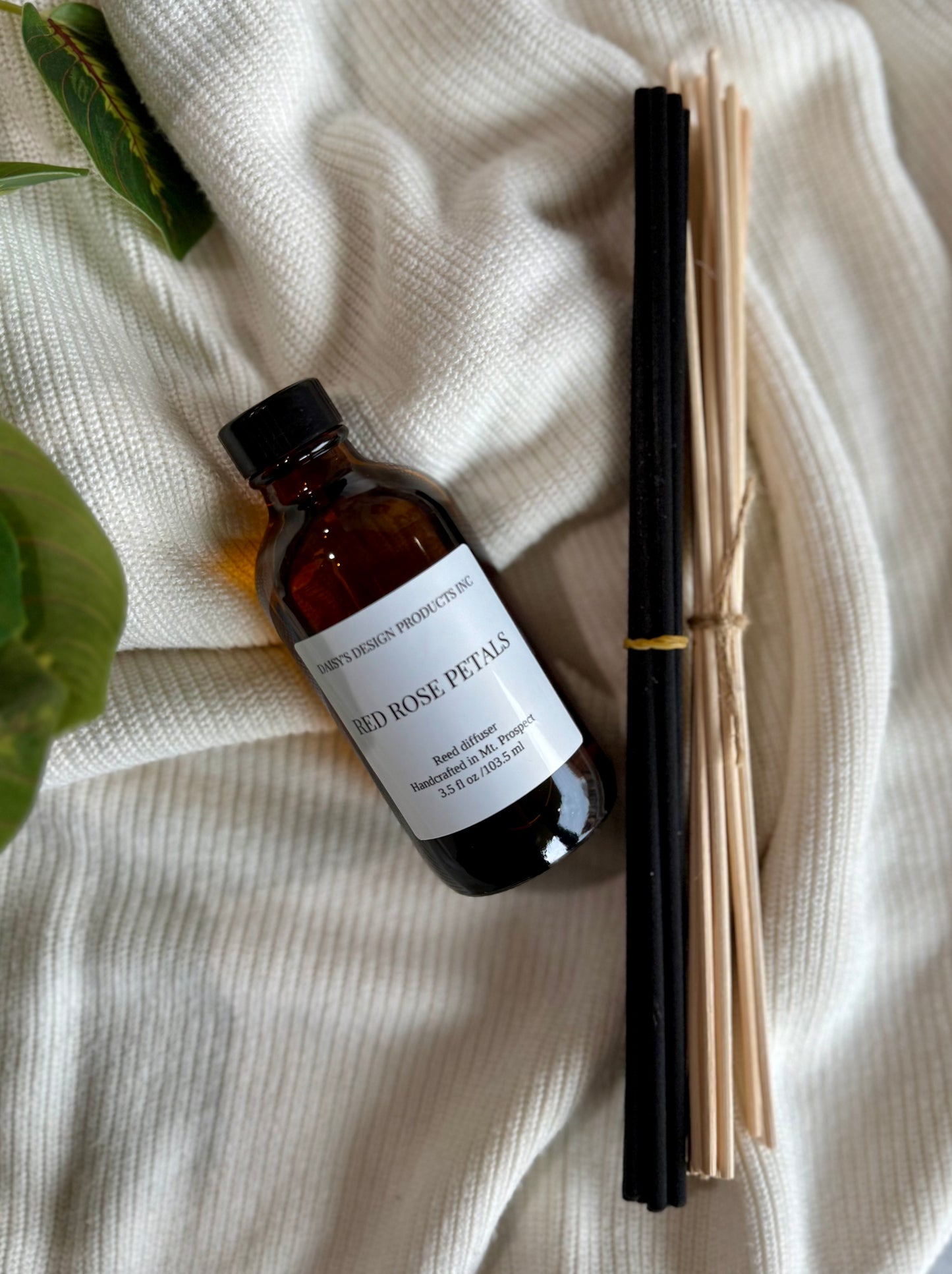 Red Rose Petals / Reed Diffuser